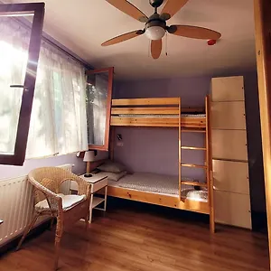 shantee-house.inbudapesthotels.com/